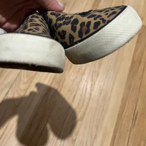 American Eagle Leopard Slip On Shoes Women Size 6 thumbnail 4