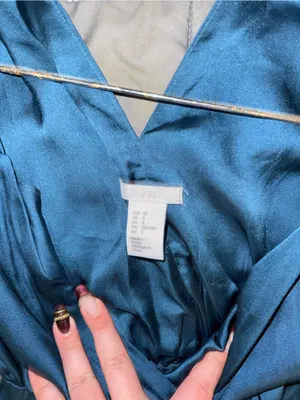 Forever 21 Blue maxi dress with tie back detail. Size: 0 #maxidress #eveningwear #formal thumbnail 3