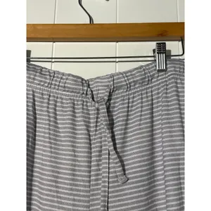 Tahari Womens M Pajama Set Gray White Stripe Button Front Top Pants 2 Piece thumbnail 7