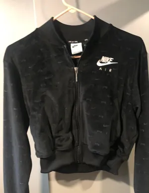Nike Cropped Zip Up Jacket thumbnail 1