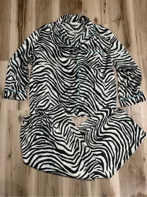 Victoria’s Secret Satin Zebra Pajama Set Women’s XL thumbnail 1