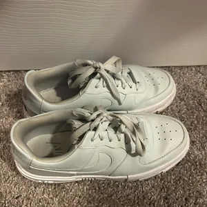 Blue nike Air Force pixel thumbnail 2