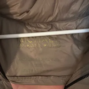 Michael Kors Beige Puffer XXS thumbnail 2
