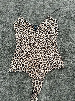 Windsor Leopard Print Bodysuit Size Small 0408 thumbnail 1