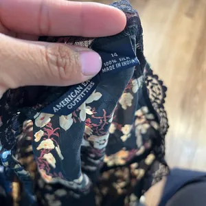 American Eagle Outfitters 100% Silk Floral Lace Trim Cami Tank Top Black Size 14 thumbnail 5