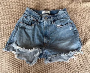 Abercrombie Curve-Love Denim Shorts thumbnail 1