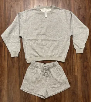 🩶 Accolade Set Gray Small Crewneck + Shorts thumbnail 1