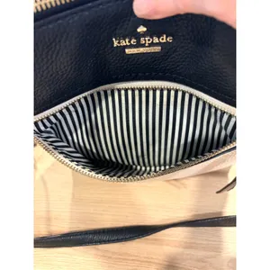 Kate Spade New York Crossbody Bag Pebbled Leather Navy Cream Gold Hardware thumbnail 3