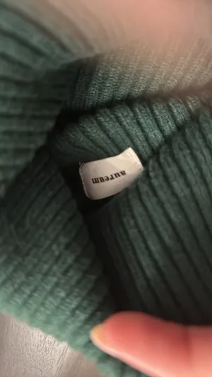 Green Cropped Turtleneck Sweater Size M thumbnail 2