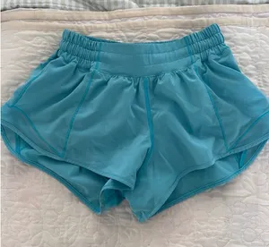 Lululemon Hotty Hot 2.5" Shorts thumbnail 1