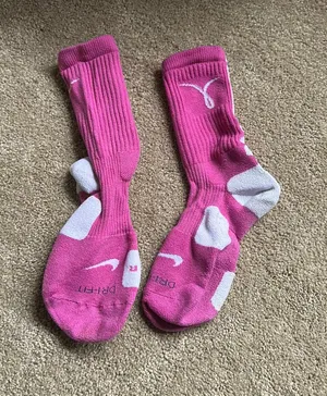 Nike Dri-Fit Socks Elite Pink Hyper Bright Breast Cancer thumbnail 1