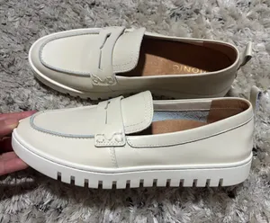 vionic Cream Leather Platform Penny Loafers for women size 7.5 thumbnail 1