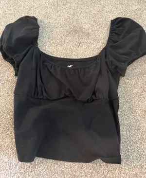 Hollister Top thumbnail 1