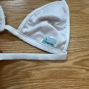 Valery Blu White Eyelet Bikini with Floral Beading Detail Size S NEW WITHOUT TAG thumbnail 3
