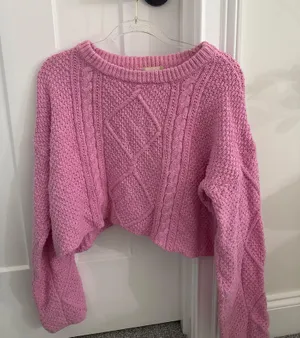 Cropped pink Altar'd State Sweater thumbnail 1