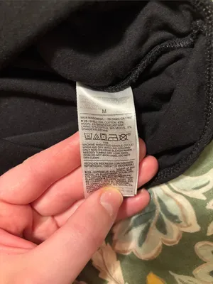 Old Navy Black Ribbed V-Neck Tie-Shoulder Bodysuit thumbnail 5
