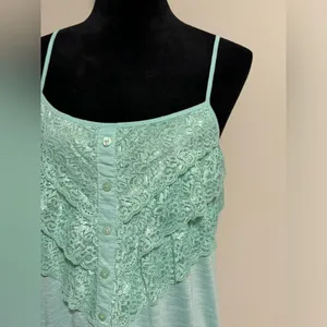 EUC Almost Famous Mint Green Floral Lace Adjustable Cami size large thumbnail 3