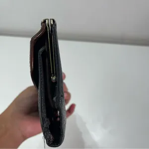 Vtg Dooney & Bourke AWL Black Pebbled Leather Kiss-lock Bifold Organizer Wallet thumbnail 8