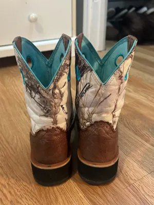 Women’s Ariat Fatbaby Cowboy Boots thumbnail 4