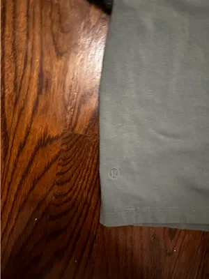 Lululemon T-Shirt thumbnail 3