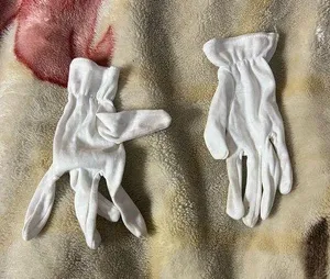 White cartoon vintage gloves thumbnail 1