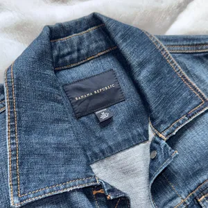 Banana Republic Classic Denim Jacket Medium Wash Size M thumbnail 3