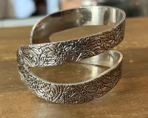 Silver tone floral etched cut out wavy cuff bangle bracelet thumbnail 3