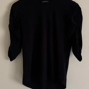 Veronica Beard Waldorf Ruched Sleeve T-Shirt Black Pima Cotton Size Small thumbnail 2