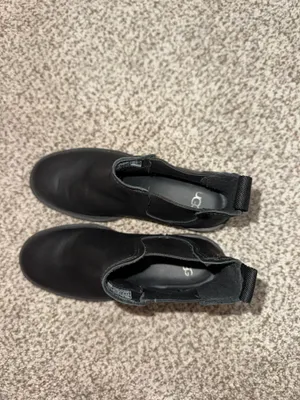 EUC UGG women’s black leather Markstrum booties thumbnail 7
