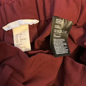 H&M Burgundy trousers thumbnail 4