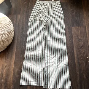 Kittenish Dream on Pants thumbnail 4