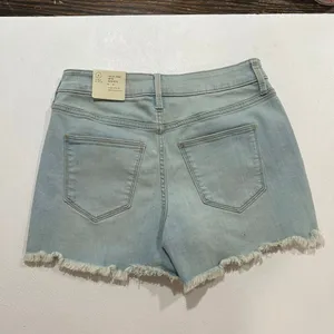 Universal Threads High Rise Button Fly Denim Shorts Size 4 Light Wash thumbnail 3