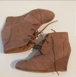 Wet Seal New Wedge Lace Up Brown Boots thumbnail 2