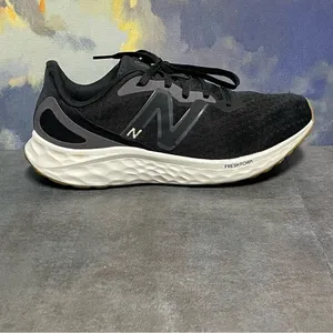 New Balance Fresh Foam Arishi V4 Women's Black Running Shoes Size 8.5B thumbnail 11