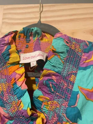 Fun summer top Multiple Size L thumbnail 2
