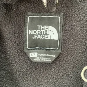 Women’s Small Black Northface Jacket  thumbnail 4