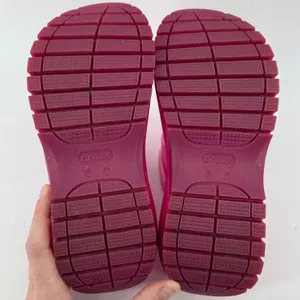 Crocs Classic Mega Crush Sandals Pink Women 7 Chunky Platform Y2K Statement thumbnail 8