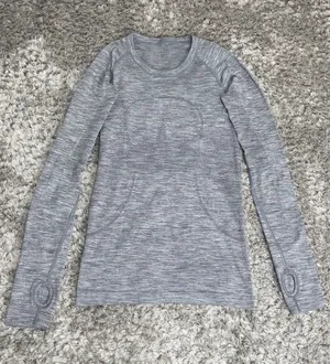 Lululemon Shirt Womens 4 Gray Swiftly Tech Long Sleeve Seamless Running Athletic thumbnail 1
