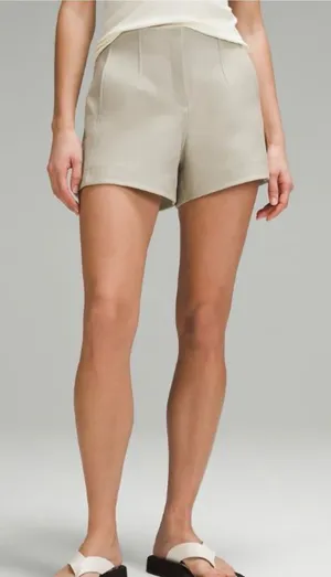 Lululemon Utilitech Relaxed-Fit High-Rise Short 3.5" Mojave Tan W7DBWS size 4 thumbnail 1