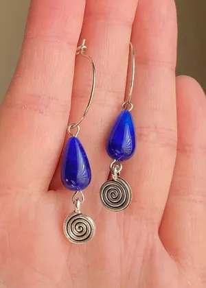 Handmade german teardrop beads & swirl dangle hoop earrings💫💙 thumbnail 5