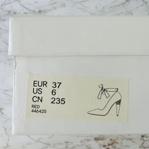 2010 LANVIN x H&M Red Patent Leather Ribbon Rhinestone Heel Pumps - EUR 37 /US 6 thumbnail 10