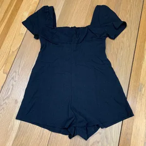 Princess‎ Polly Black Linen Blend Square Neck Puff Sleeve Romper Size US 4 thumbnail 1