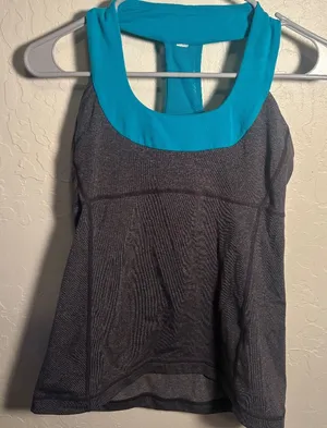 🌟 Lululemon Scoop Neck Racerback Tank with Shelf Bra - Size 6 - Grey/Green 🌟 thumbnail 1