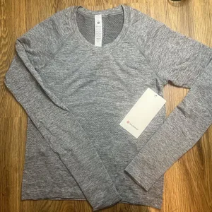 Lululemon Swiftly Tech Long Sleeve Shirt 2.0 Race Length thumbnail 3
