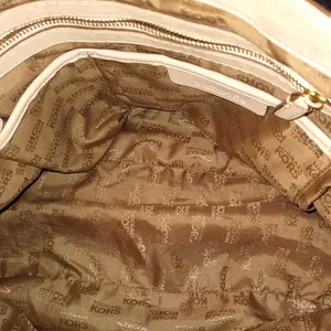 Michael Kors leather bag. (A) thumbnail 4