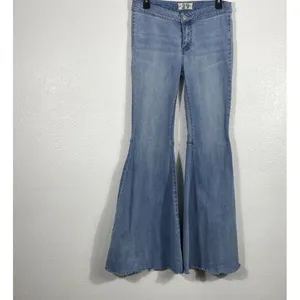 We The Free Flared Women's Jeans Light Blue Denim Raw Hem Stretch High Rise thumbnail 4