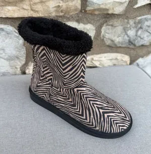 Vera Bradley Zebra Print Cozy Booties size small 5/6 NWOT thumbnail 1