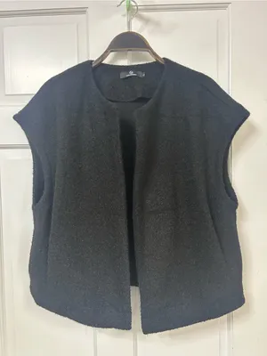 Sleeveless Open-Front Vest in Charcoal thumbnail 2