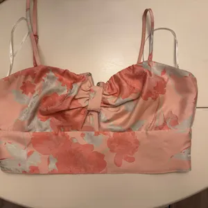 Lulus Pink floral crop top skirt set Large NWOT thumbnail 8