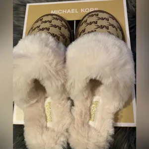 NWB Michael Kors Women’s Tula Scuff Slip On Cozy Slippers thumbnail 3